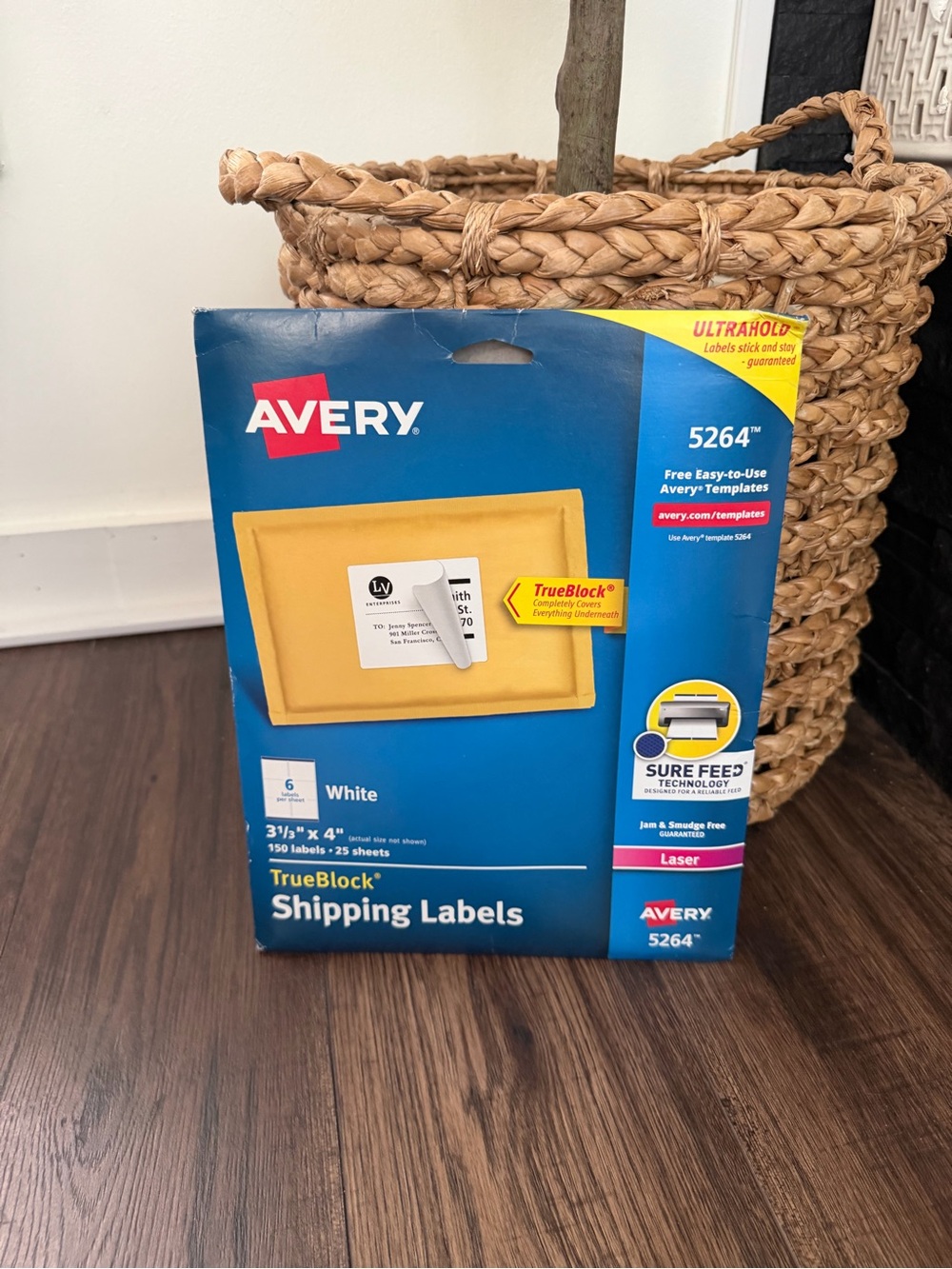 Avery Printable Shipping Labels with Sure Feed, 3-1/3" × 4", White 150 blank new